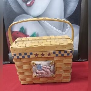 VINTAGE STARS AND STRIPES WICKER BASKET WITH CRAFTED FLAG AND ACCENT BUTTONS⭐️